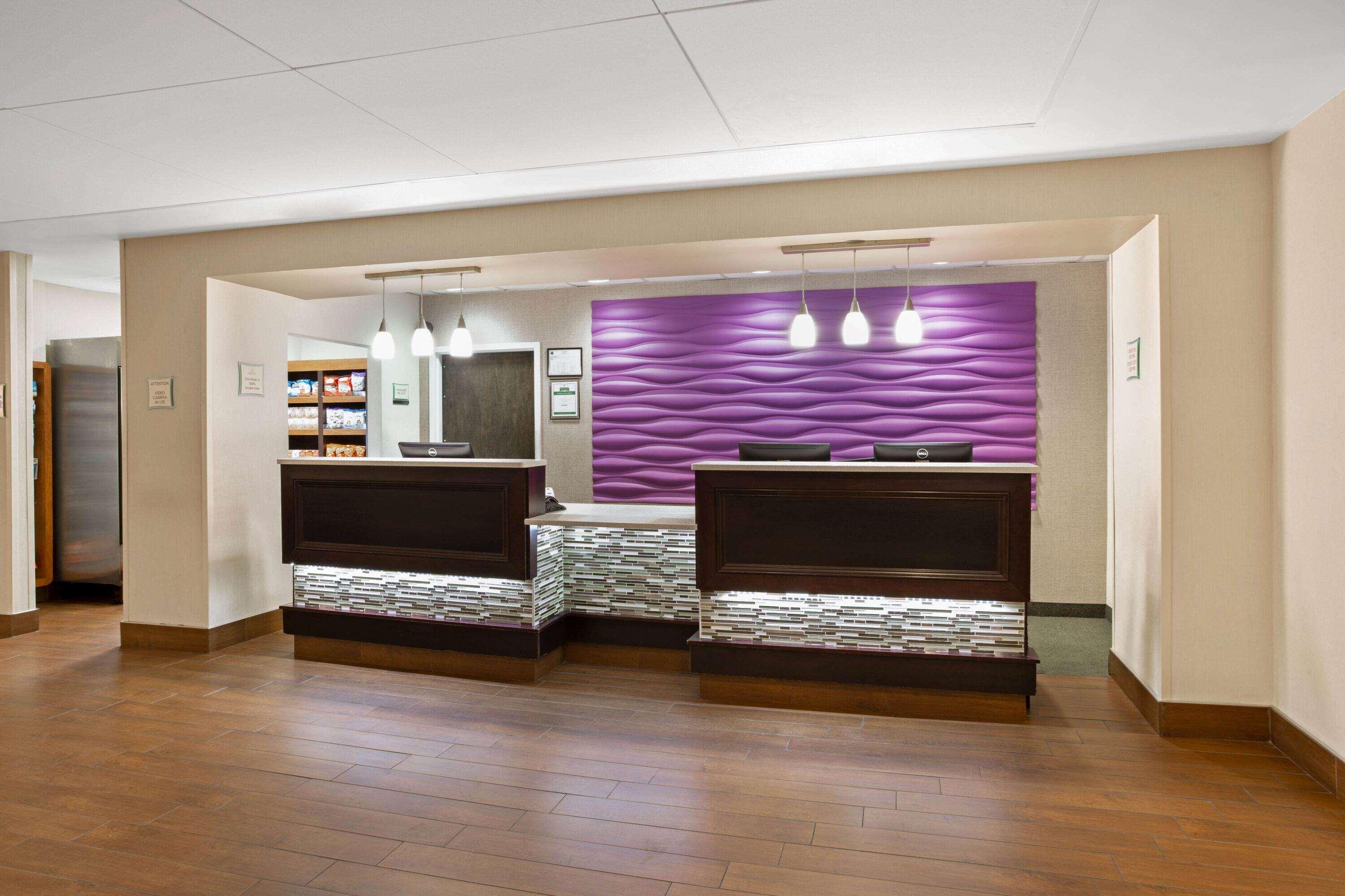 La Quinta By Wyndham Springfield Hotel Екстериор снимка