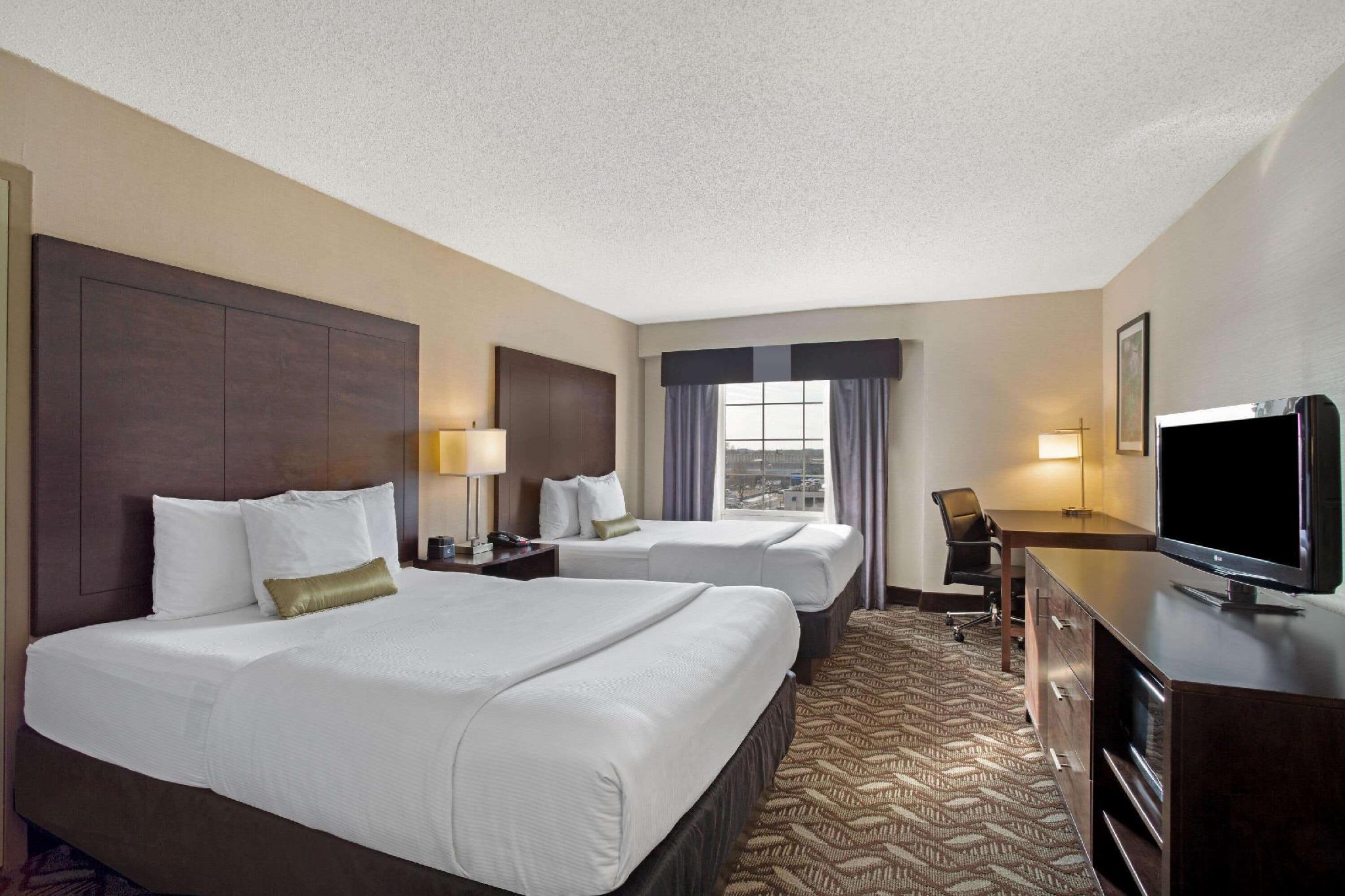 La Quinta By Wyndham Springfield Hotel Екстериор снимка