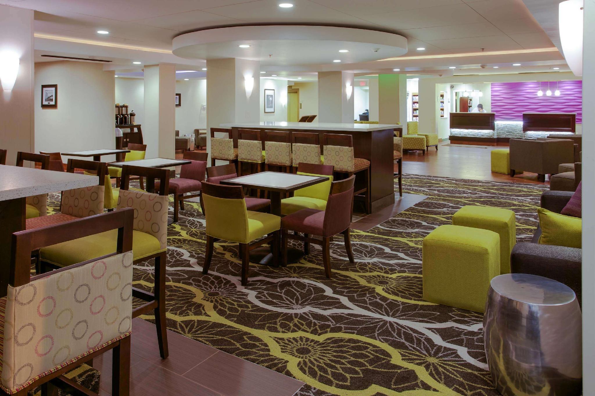 La Quinta By Wyndham Springfield Hotel Екстериор снимка