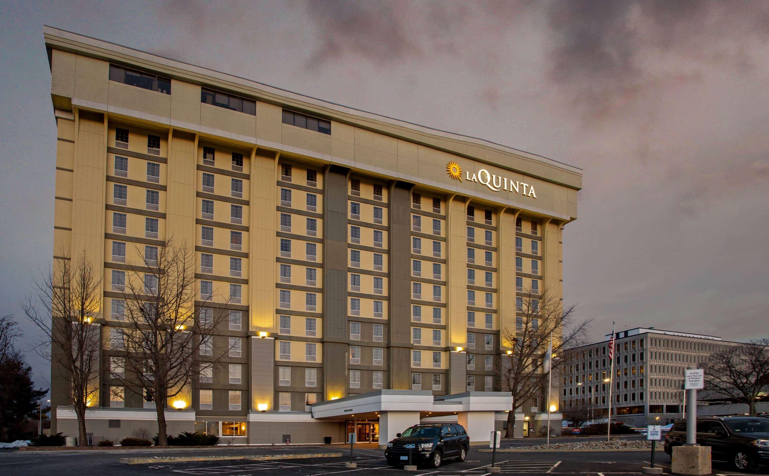 La Quinta By Wyndham Springfield Hotel Екстериор снимка