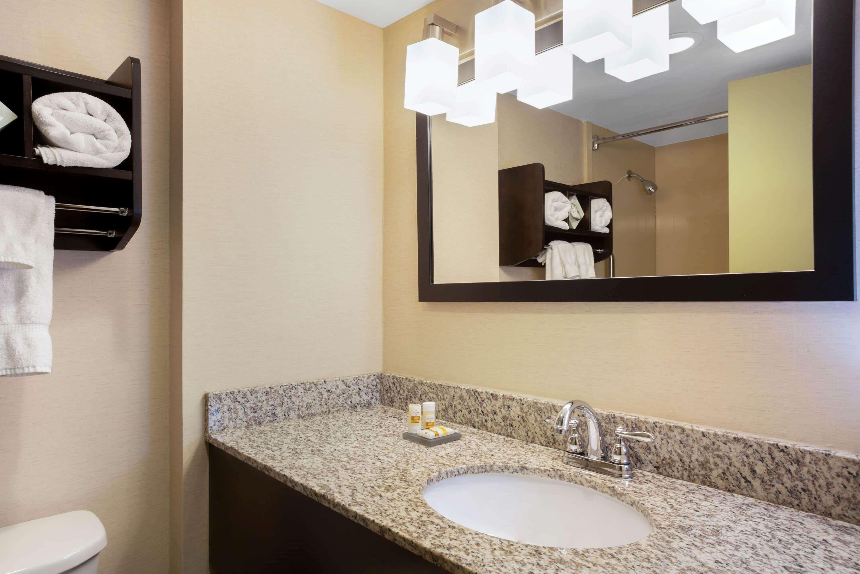 La Quinta By Wyndham Springfield Hotel Екстериор снимка